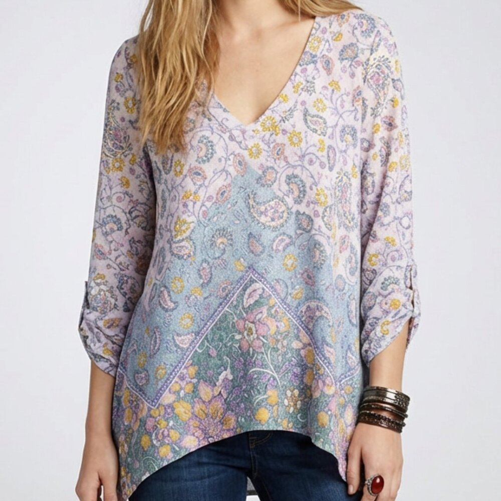 Bobeau Cream and Blue Asymmetrical 3/4 Sleeve Tunic